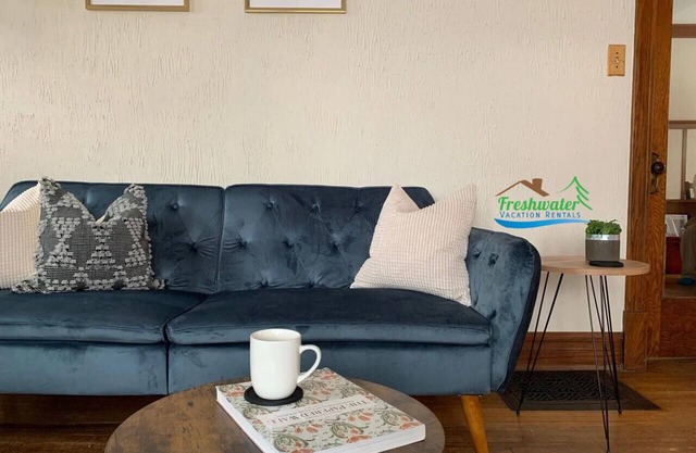 Terrace House: Fall Adventures Start Here: Crisp Air, Scenic Trails, and Comfort