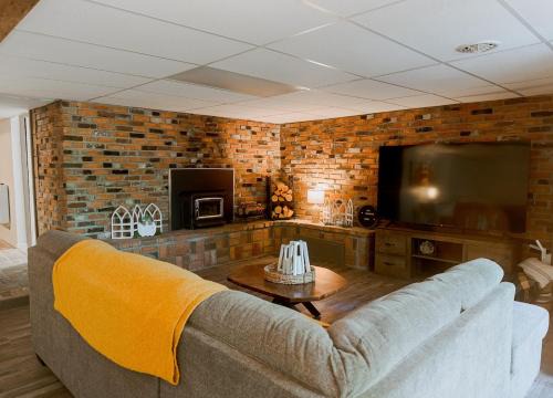 Terrace Lodge 2 bedroom apt with private indoor pool and forest views