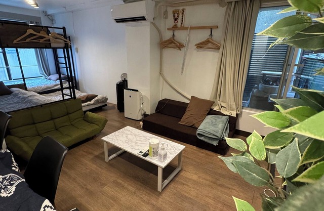 Terrace, room with full kitchen. 3-minute walk from the station and within walking distance of the city center
