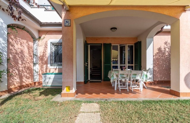 Terraced house with garden 200mt from the sea