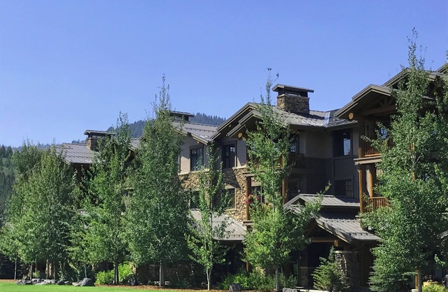 Teton Springs Resort Condo with large outdoor dining and Underground Parking