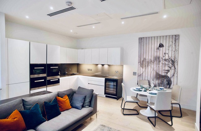Thames riverside apartment in London