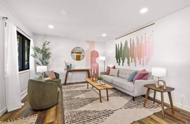 "That-Place!" Brand new remodel. 3 queen bedrooms, 2 full baths,2 living rooms.