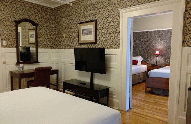 Thayers Inn
