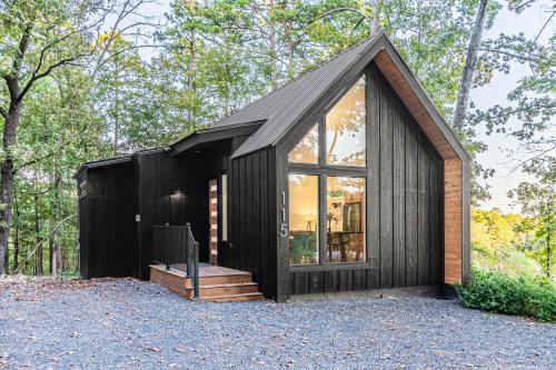 The Ash - Private Cabin with Hot Tub Oasis for Two in the Pines