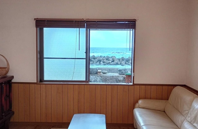 The beach is right in front of you This is a 90y/Nyu-gun Fukui