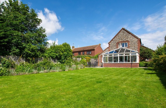 The Beeches - Three Bedroom House, Sleeps 6