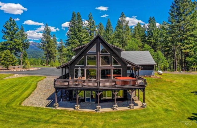 The Best McCall Has to Offer! One of a Kind Cabin - 5 bedrooms Available