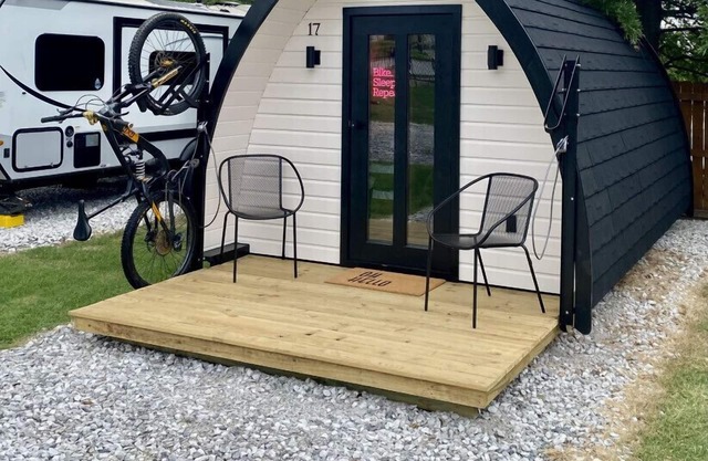 The Bike Inn #17, Mulberry River Cabin