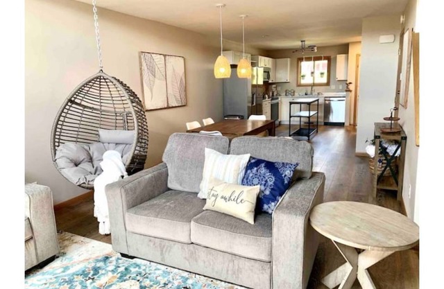 The Boho Retreat- Cozy and welcoming in a Central location