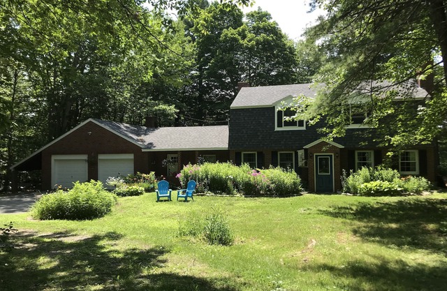 The Brick House in the Woods.room for a Large Family!