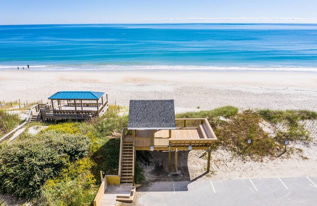 The Bungalows G- Beachfront - Dog Friendly - Gazebo - Bikes