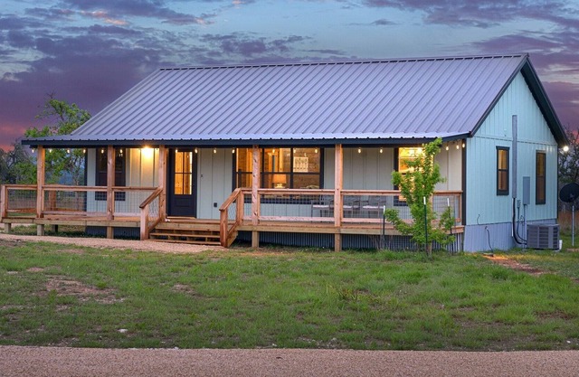 The Cactus Cabin | Pleasant Country Setting