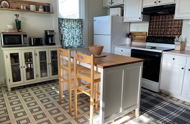 The Carriage House; minutes to downtown!