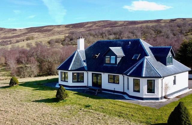 The Challenger Estate - Lodge