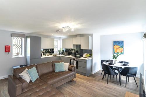 The Charming Redwood Escape, New Forest