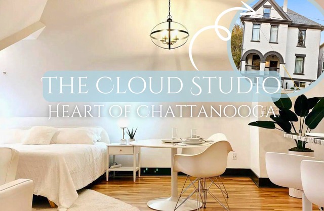 The Cloud Studio: Prime Downtown Location