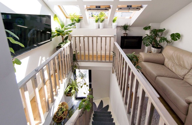 THE COACH HOUSE, family friendly in Pembroke Dock