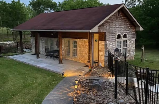 The Coop: 25-30 minutes from Smokies-pool access