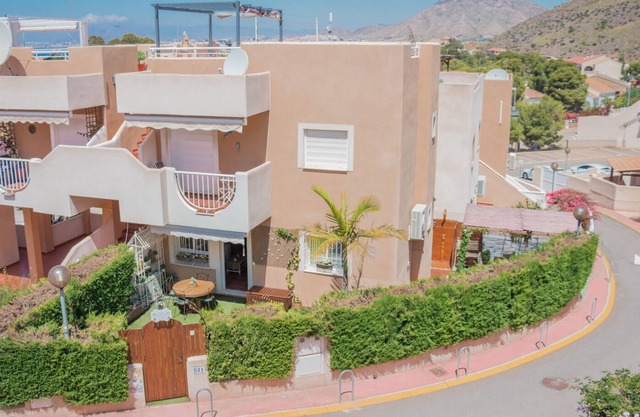 "The corner". Luxury apartment Swimming pool. Solarium. Beach at 400 m. DISCOUNTS