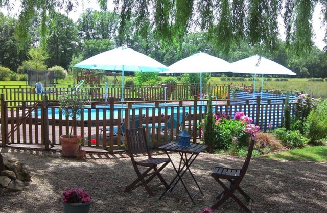 The Cottage (2 Bedrooms, Sleeps 4/6)