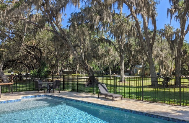 The Cottage at the Roost, SRQ Ranch Paradise