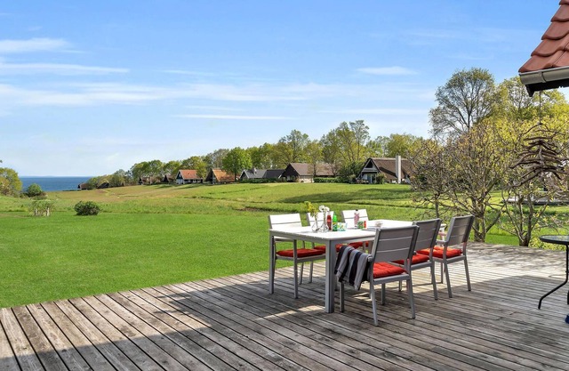The cottage is located in the beautiful recreational cottage area of Båring.