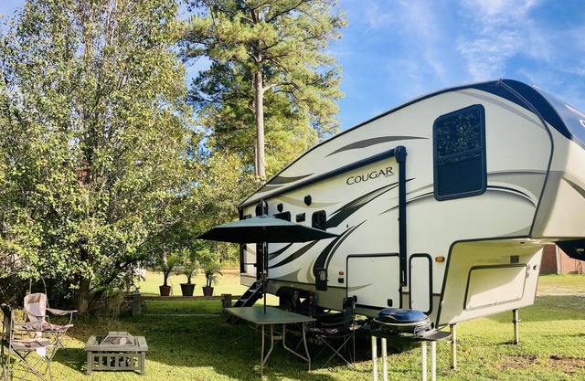 The Cozy Keystone RV on the Farm, Pet Friendly!