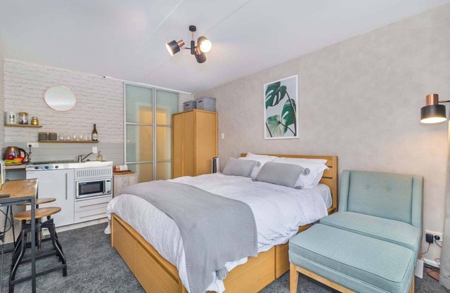 The Cube - Cosy Studio - Great Location Close to Attractions, Shops & Eateries