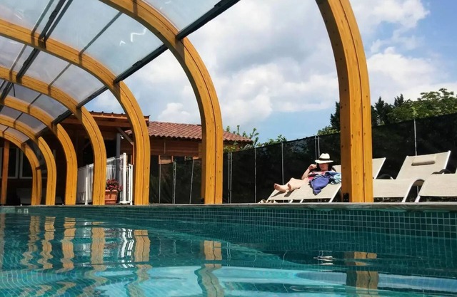THE DOMAINE DE PECANY (La Noix de Pecan'y) * - Summer mobile home with toilets for 5 to 6 people - 5 people. included in the price