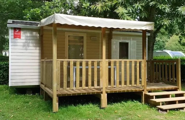 THE DOMAINE DE PECANY (La Noix de Pecan'y) * - Estival mobile home (CAMPING sanitary facilities) 5 people