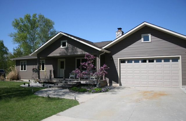 The Eagle Ranch, central to everything, spacious yet cozy. Quiet setting