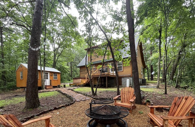 The ELK! Minutes from downtown Mentone & Brow Park