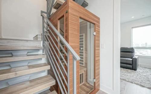 The Executive Sauna FirePit Gym Private-Garage