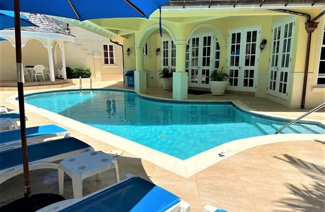 The Falls - Luxury 2-Bed Townhouse in gated community