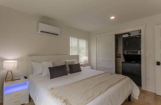 The Flats- Executive Suite #13-Downtown CDA