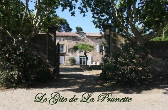 The Gite de la Prunette (air conditioning, heated swimming pool) in a horse farm