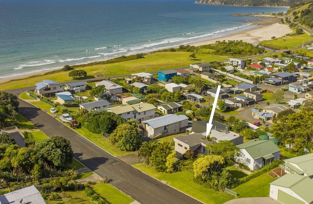 The Glass House - Kuaotunu Holiday Home
