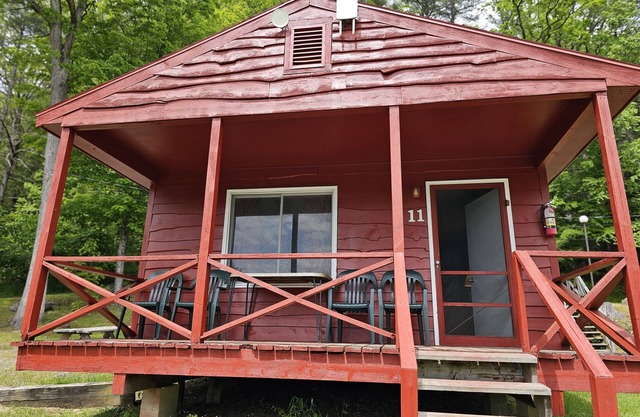 The Gold Eagle Cottage 11