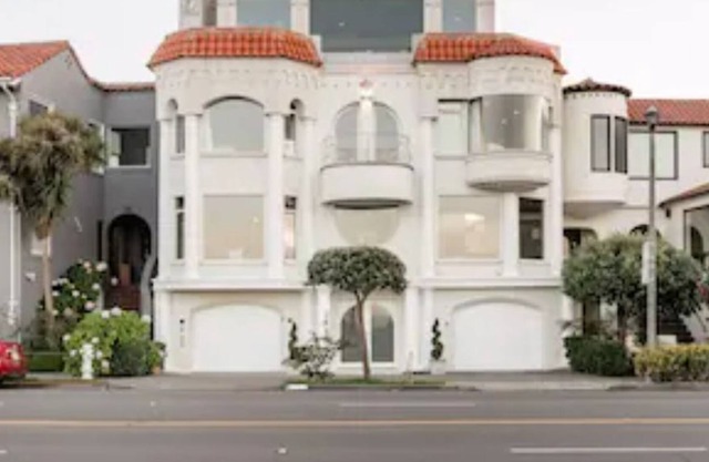 The Golden Peacock Palace on Marina Blvd of San Francisco