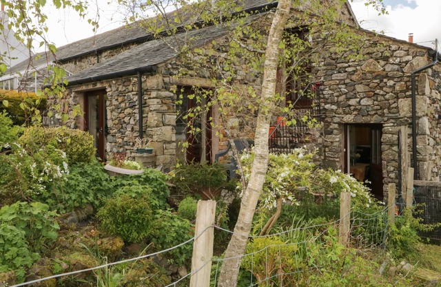 THE GRANARY, pet friendly, character holiday cottage in Ireby