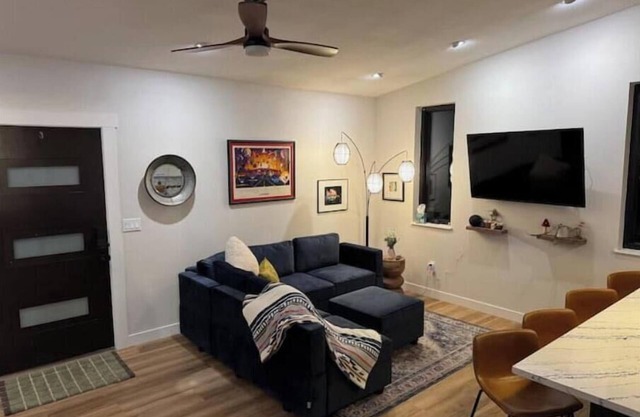 The Green House - Luxury Apartment in the Tennyson Street Area