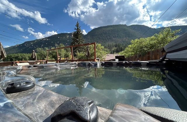 The Green Mountain Falls Lodge
