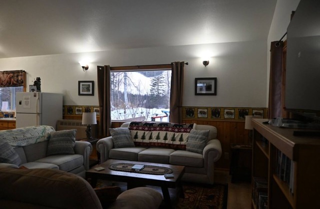 The Grizzly Den Cabin