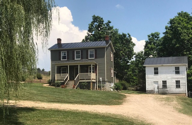 The Guest House at Willow Springs Farm - central Shenandoah Valley location