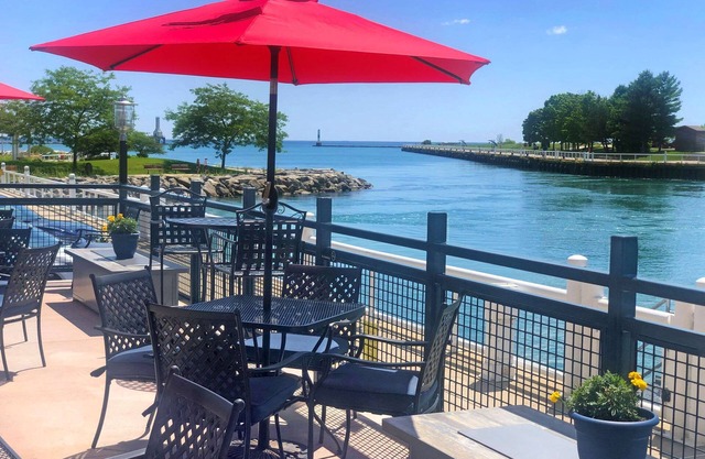 The Harborview on Lake Michigan, Ascend Hotel Collection