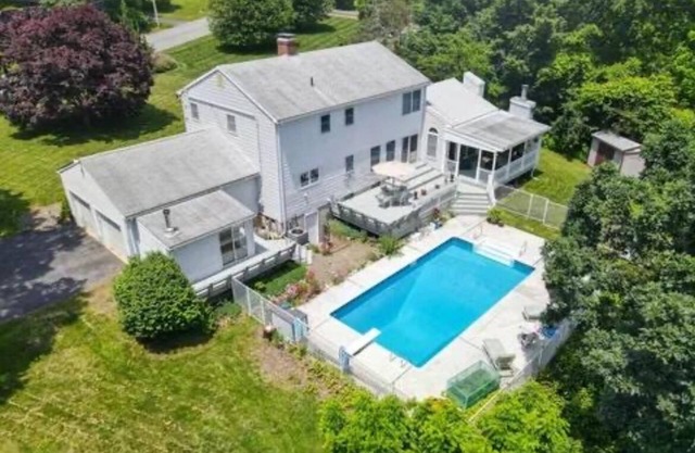 The Harvard Retreat – Pool, Sauna, Fireplaces & Family Comfort