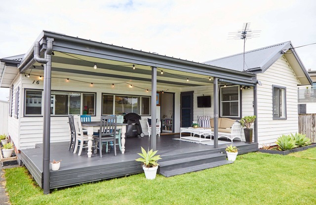 The Haven Beach House Pet Friendly 3 min stroll to the beach