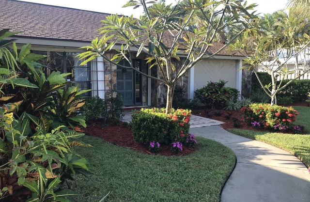 The Heron Hideaway - A private enclave in a gated community