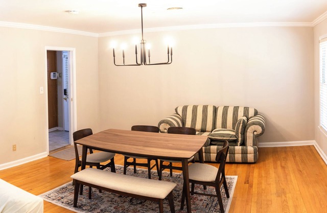The Hickory Haven - A 3-Bedroom Gem Near Universities & Capital!